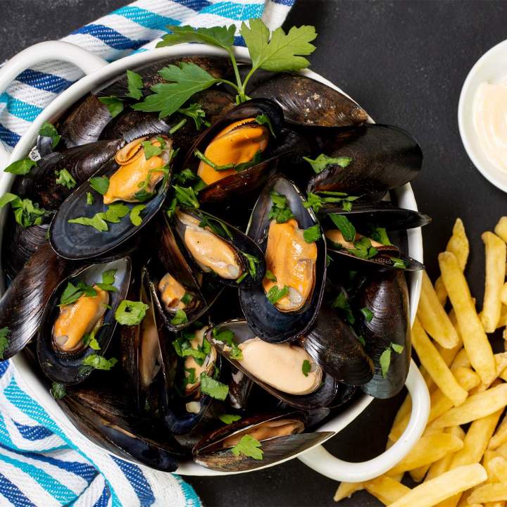 Moules marinières et frites croustillantes Concarneau